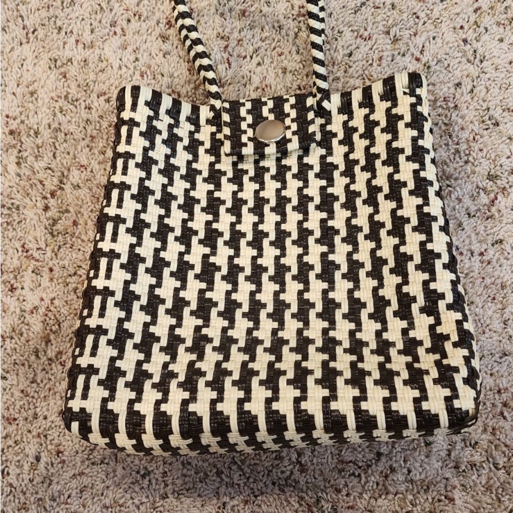 Plastic woven bag